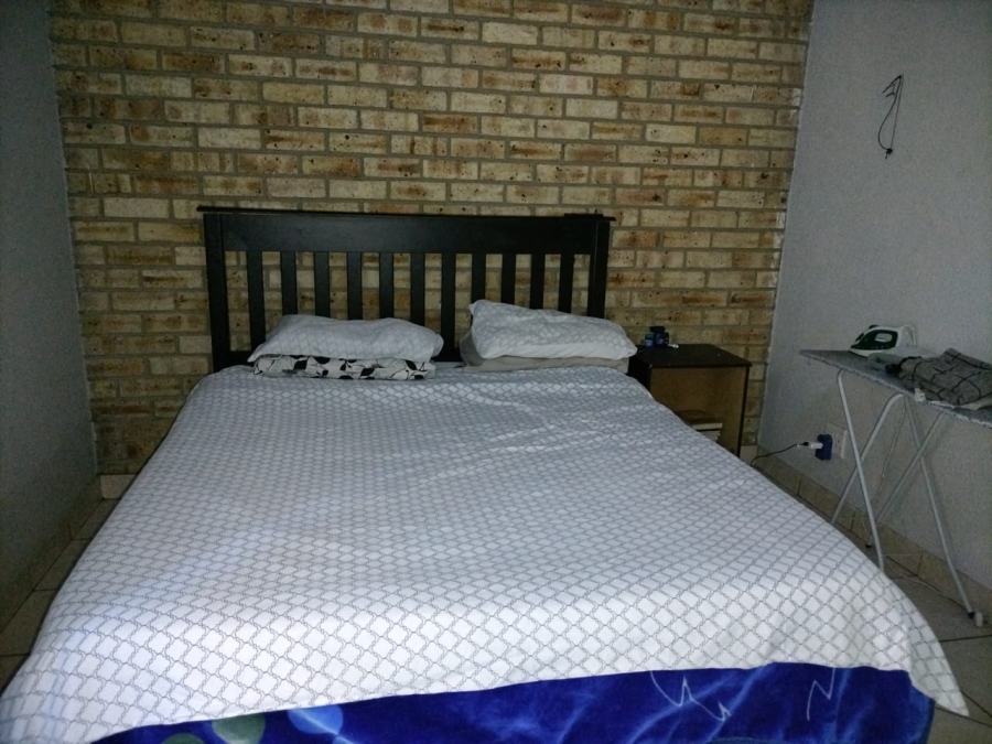 1 Bedroom Property for Sale in Rustenburg Central North West